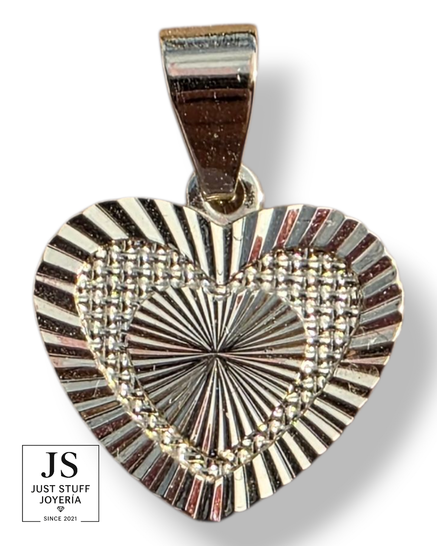 💖 7. Dije Corazón Texturizado – Oro Laminado 14K