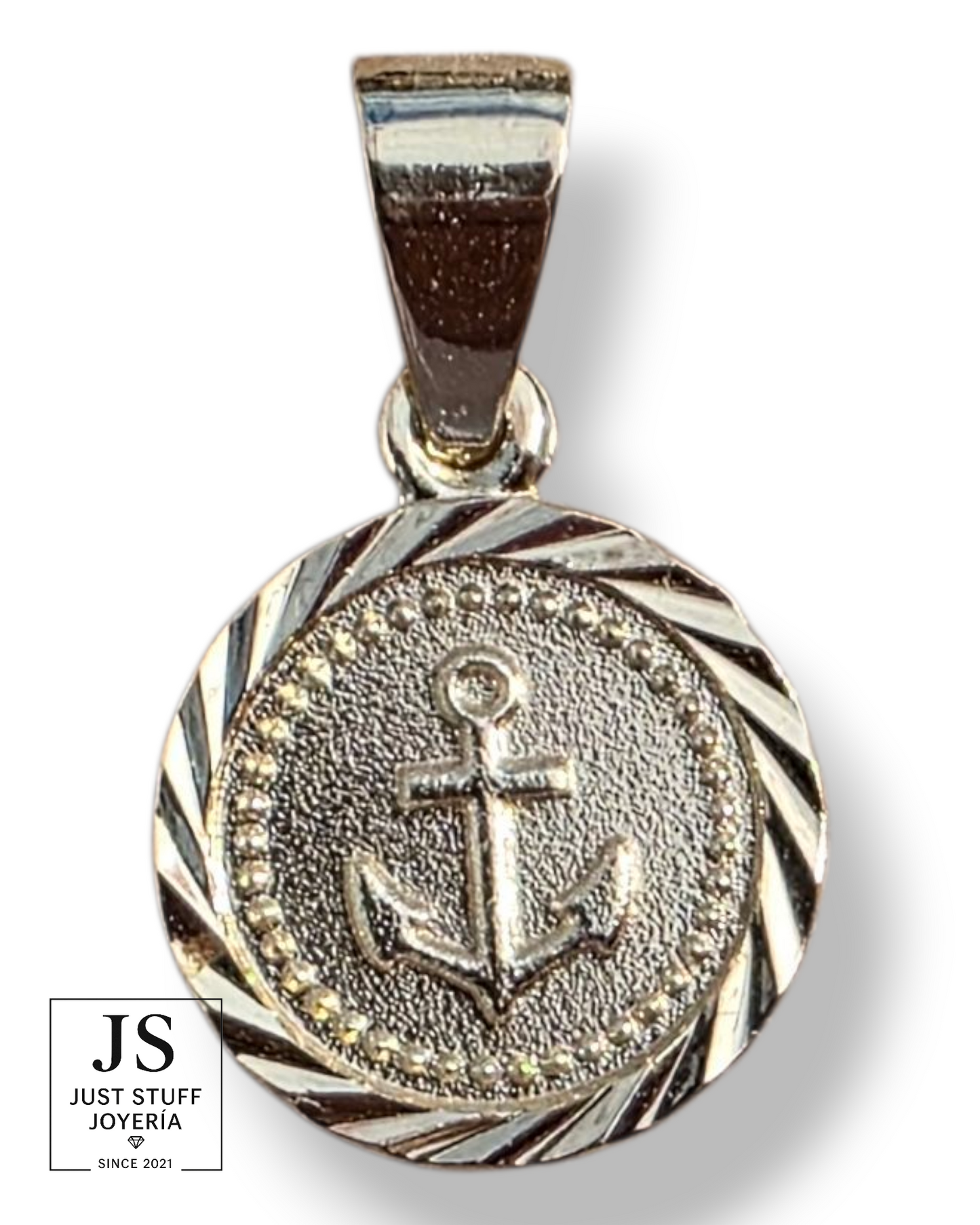 ⚓ 3. Dije Ancla – Oro Laminado 14K